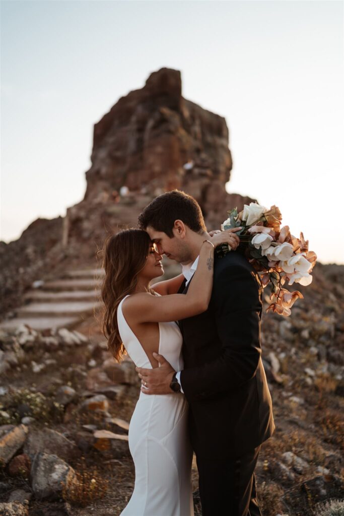 couple inlove in santorini