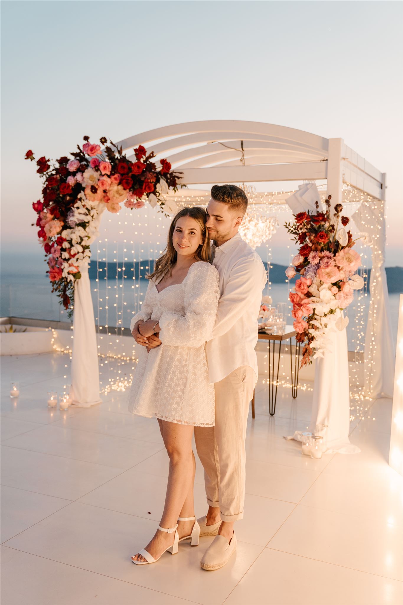 Romantic proposal engagemt in Santorini