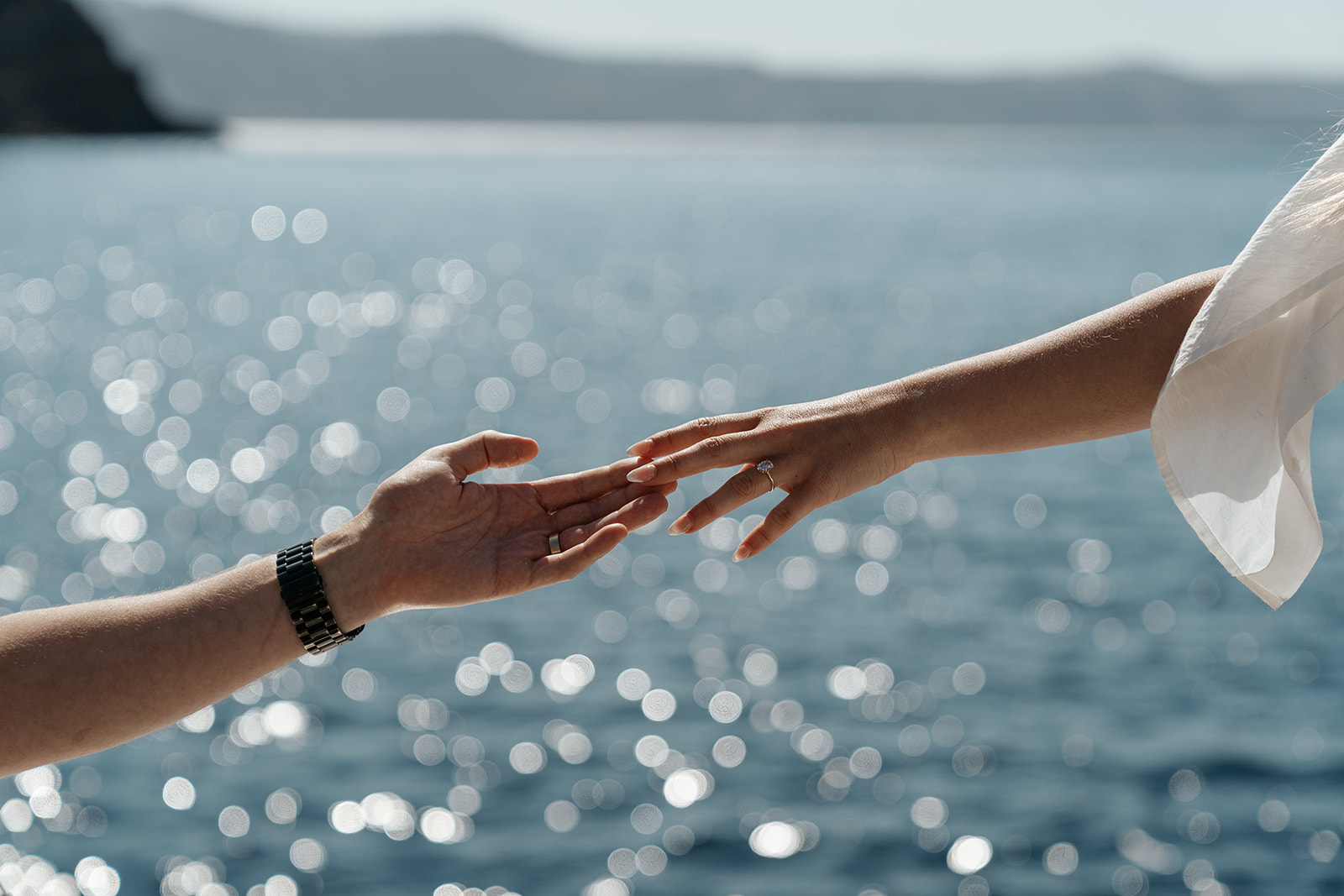 Honeymoon Session in Santorini: Capture Your Love Sailing