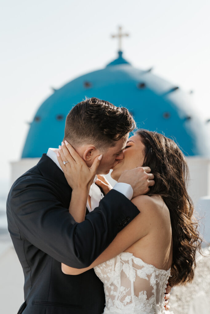 Dreamy Elopement in Santorini